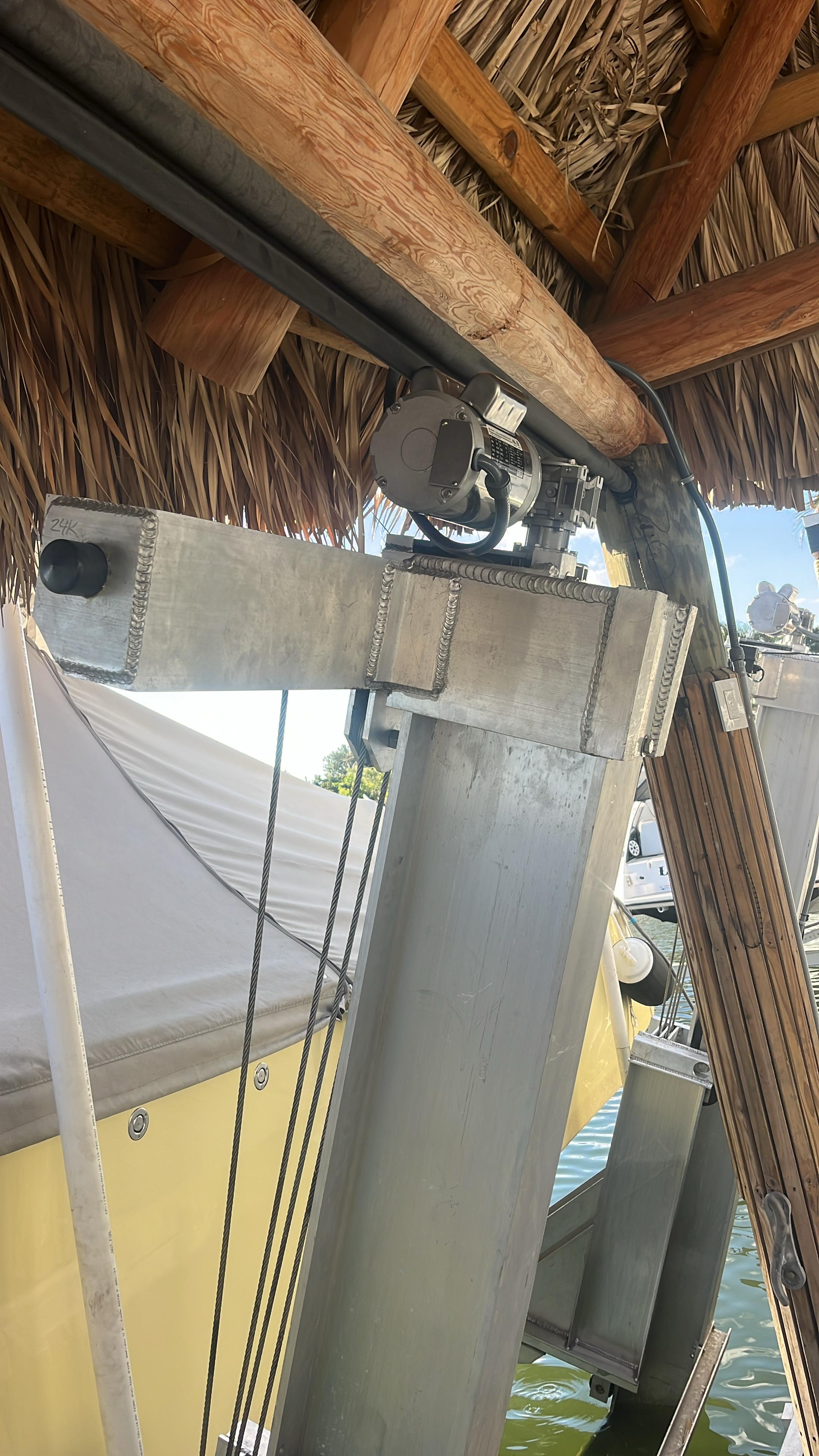 Elevador de barcos 40,000 libras South Florida - Charlie's Maritime Services - foto 5